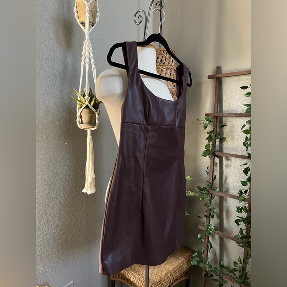 ☑️NWT Meshki CARA Faux Leather Mini Dress Dark Chocolate Sz L - Picture 8 of 12